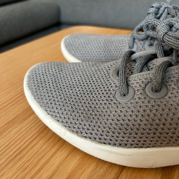 Allbirds Womenβs Tree Runners Sneaker Size 9 - Mist Color with White Sole - Picture 9 of 15